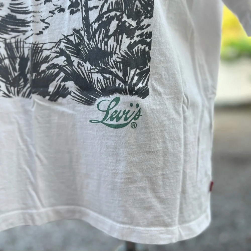 Levi’s One With Nature T-Shirt - Picture 7 of 17